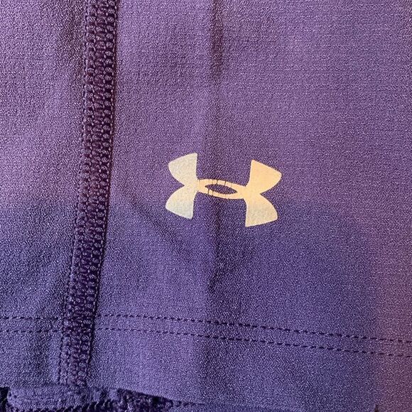 Under Armour size medium women's purple capri - Picture 5 of 6